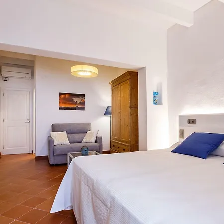 Petit 5 Fars (adults Only) 3*