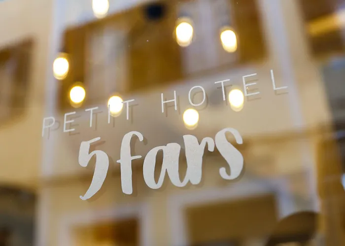 Petit 5 Fars (adults Only) 3*