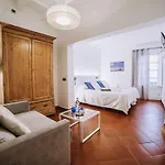Petit 5 Fars (adults Only) 3*